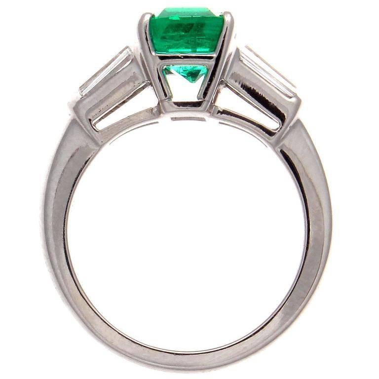 Colombian Emerald Diamond Platinum Engagement Ring In Excellent Condition In Beverly Hills, CA