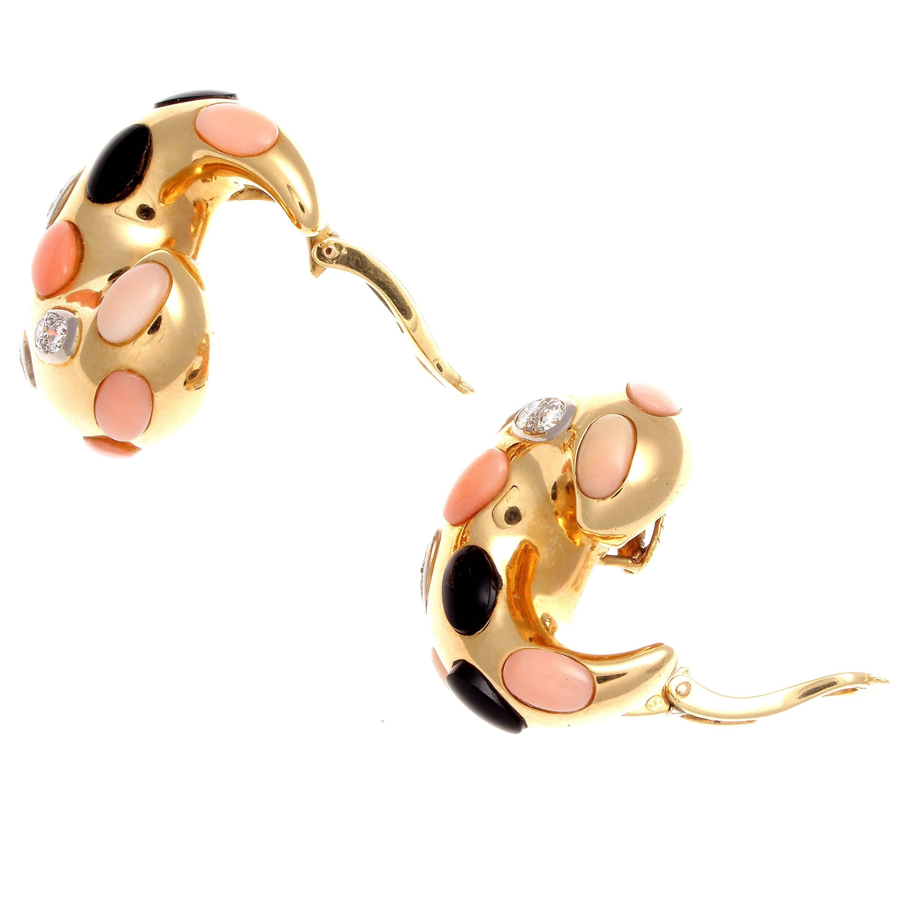 Coral Onyx Diamond Gold Earrings In Excellent Condition In Beverly Hills, CA