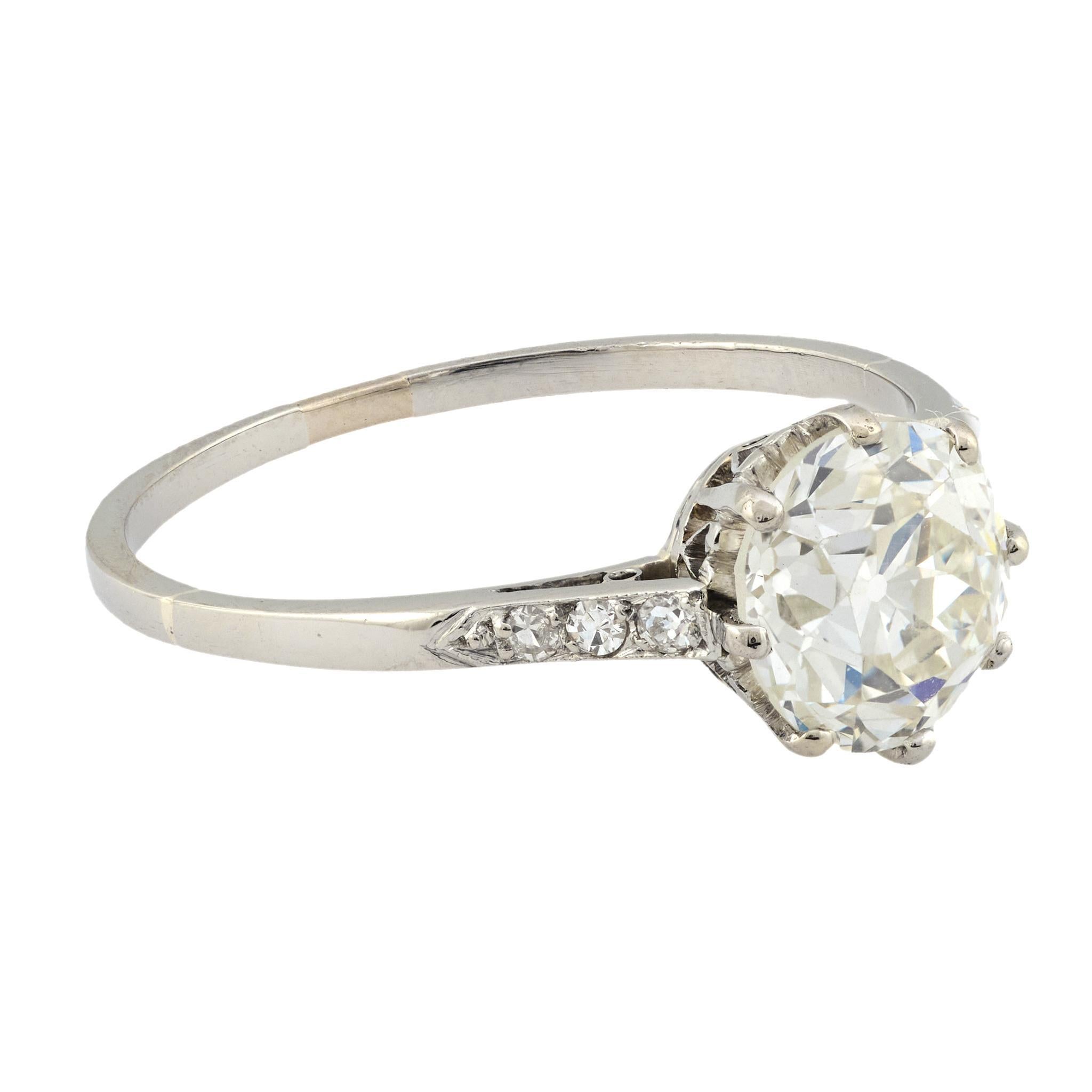 Taille vieille Europe Bague de fiançailles Art déco en platine avec diamant de 1.81 carat certifié GIA en vente