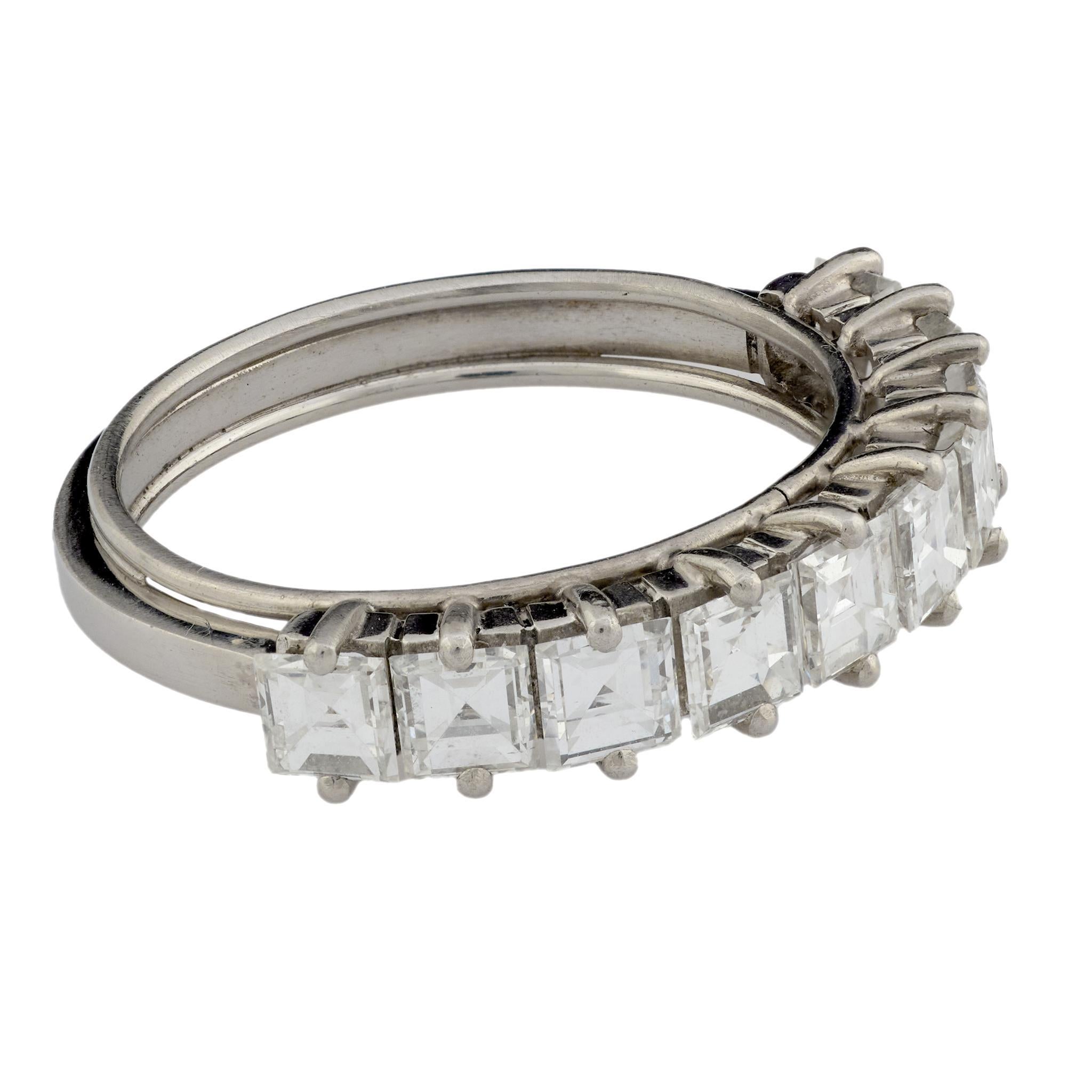 Moderno Fascia di mezza eternità in platino con diamante da 1,70 carati del Mid Century in vendita