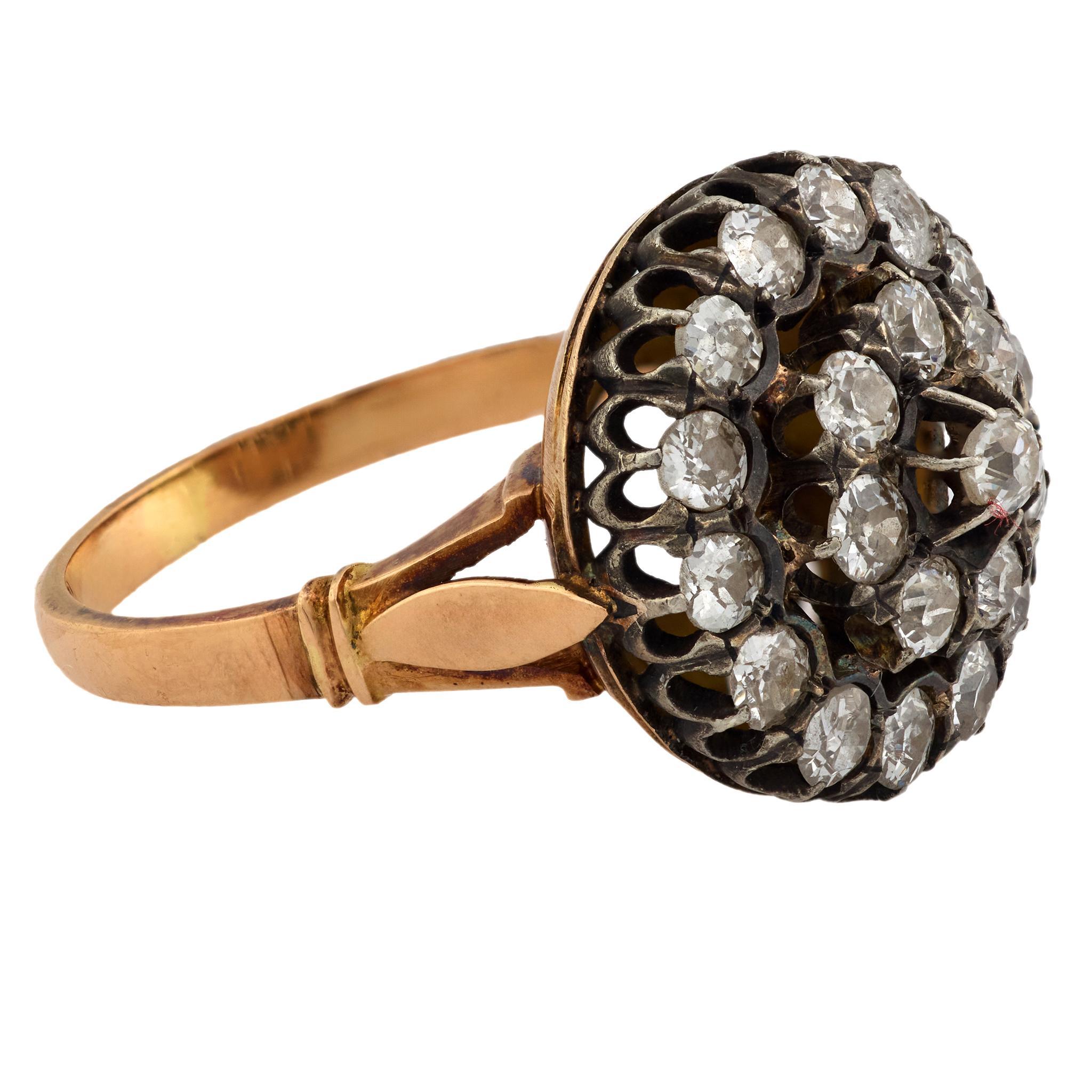 Anello Edwardiano a doppio fiore a grappolo con diamante da 7,85 carati in oro rosa e bianco 18 ct. In condizioni buone in vendita a Beverly Hills, CA