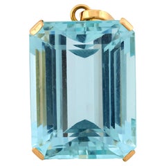 Gold Pendant Necklaces