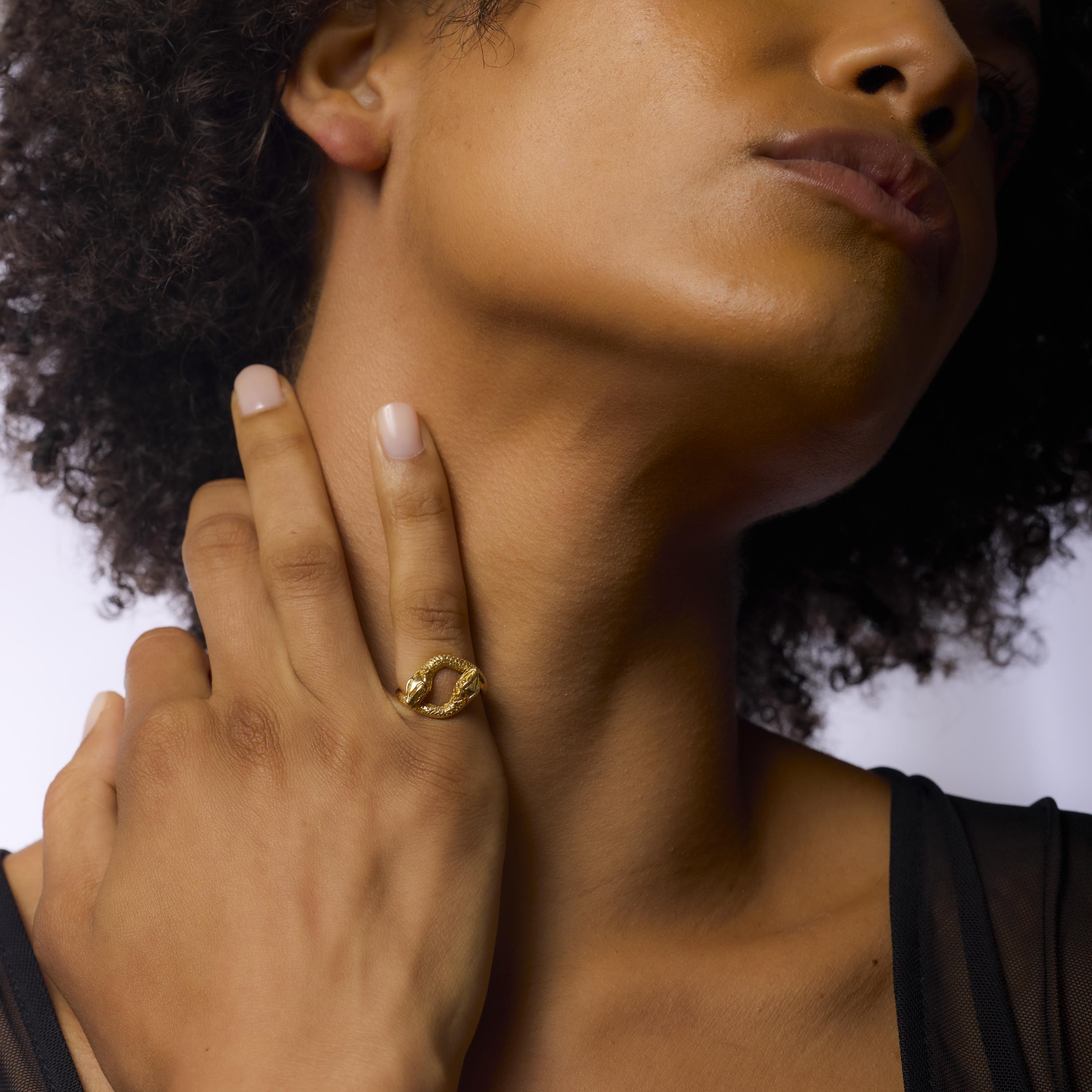 Bague victorienne en or jaune 18k serpent Bon état - En vente à Beverly Hills, CA