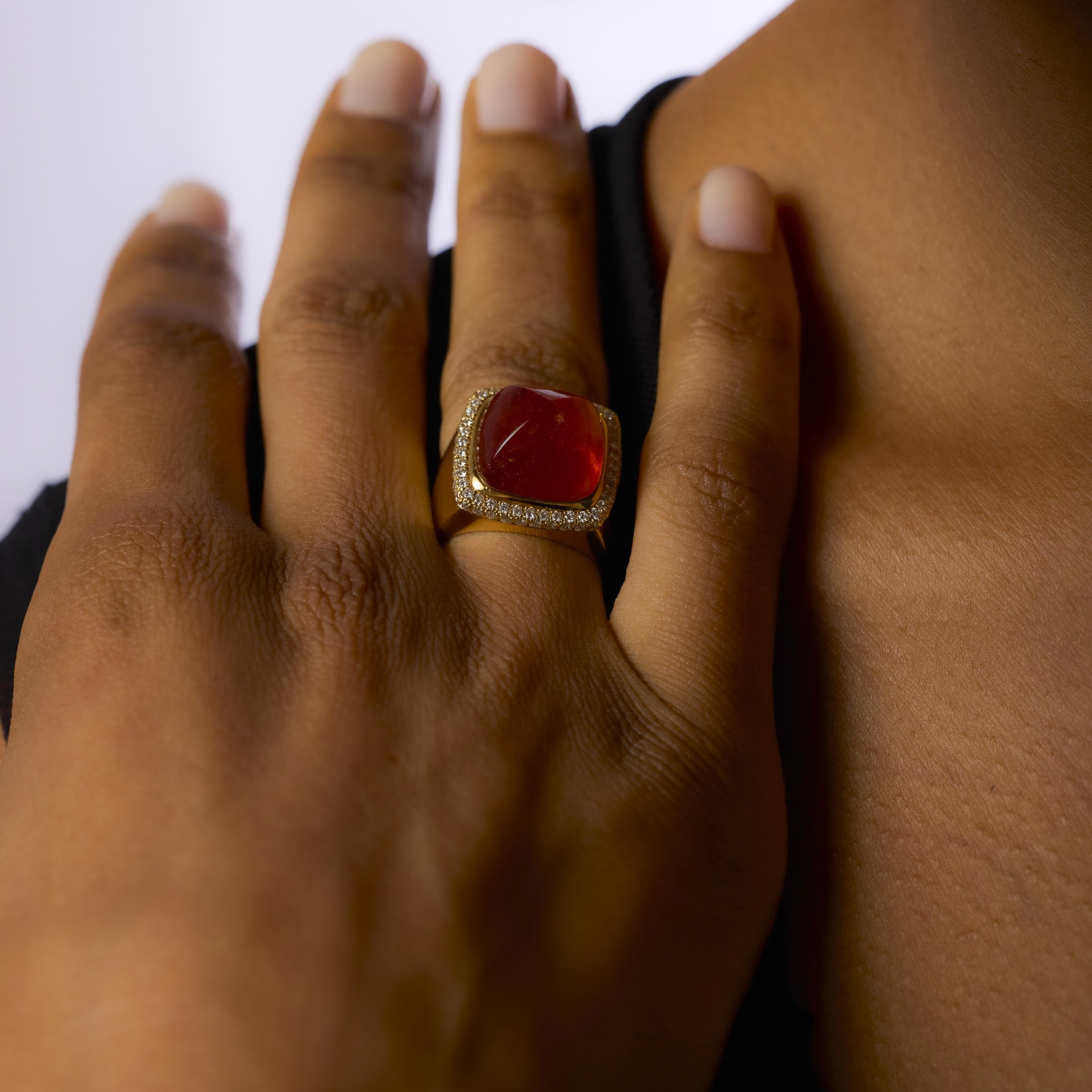 Taille cabochon « sugarloaf » Fred Paris bague Pain De Sucre en or jaune 18 carats diamant tourmaline orange en vente