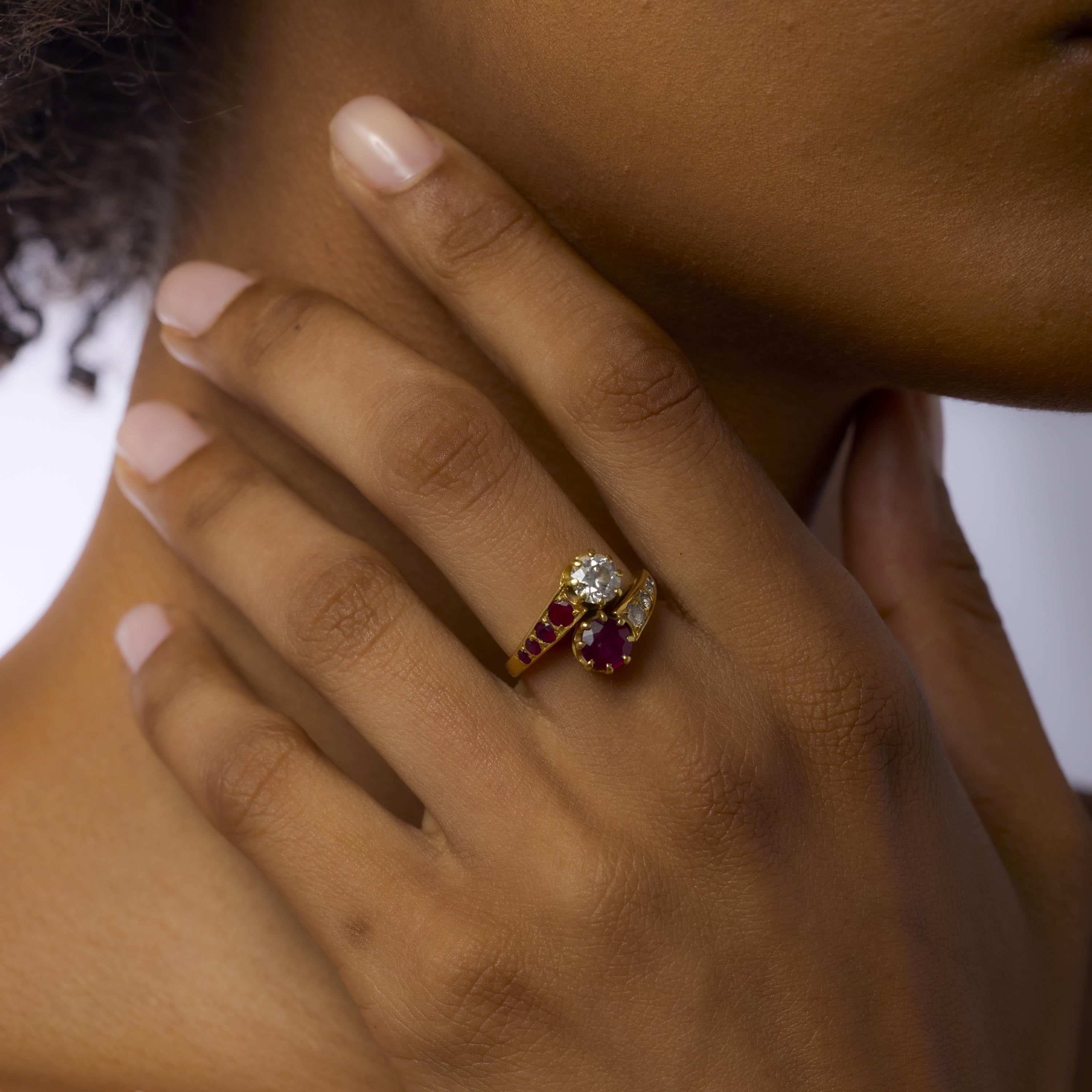 Bague rétro Toi Et Moi en or jaune 18 carats diamant rubis Pour femmes en vente