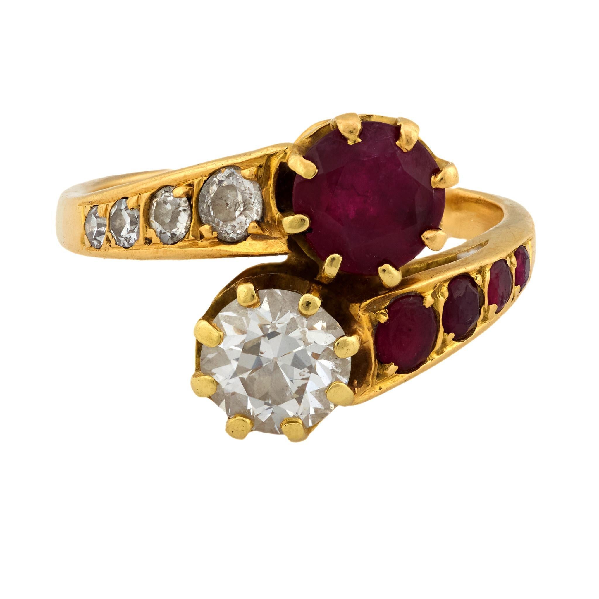 Rétro Bague rétro Toi Et Moi en or jaune 18 carats diamant rubis en vente