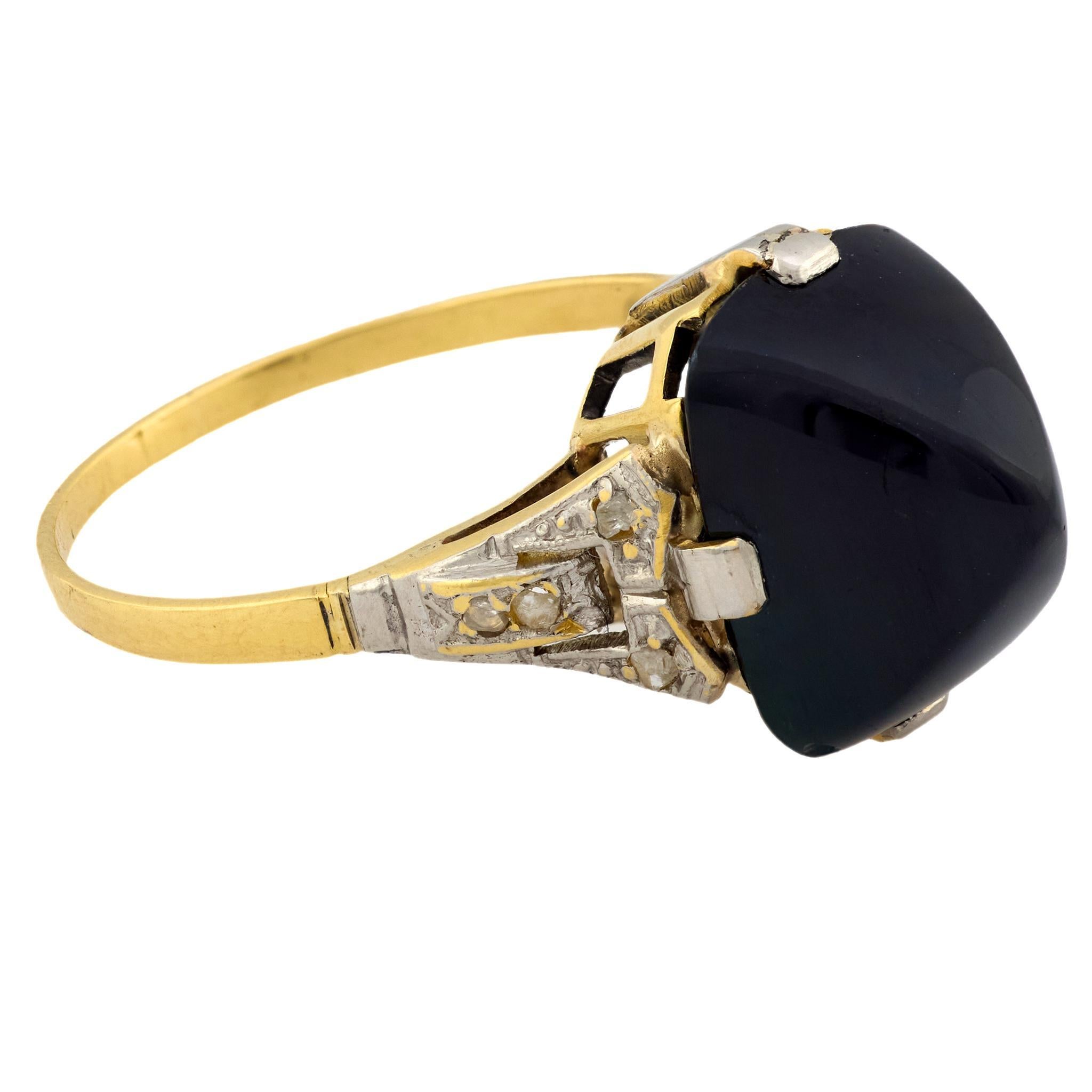 Taille cabochon « sugarloaf » Bague Art déco 6,99 carats saphir diamant or jaune et blanc 18k en vente