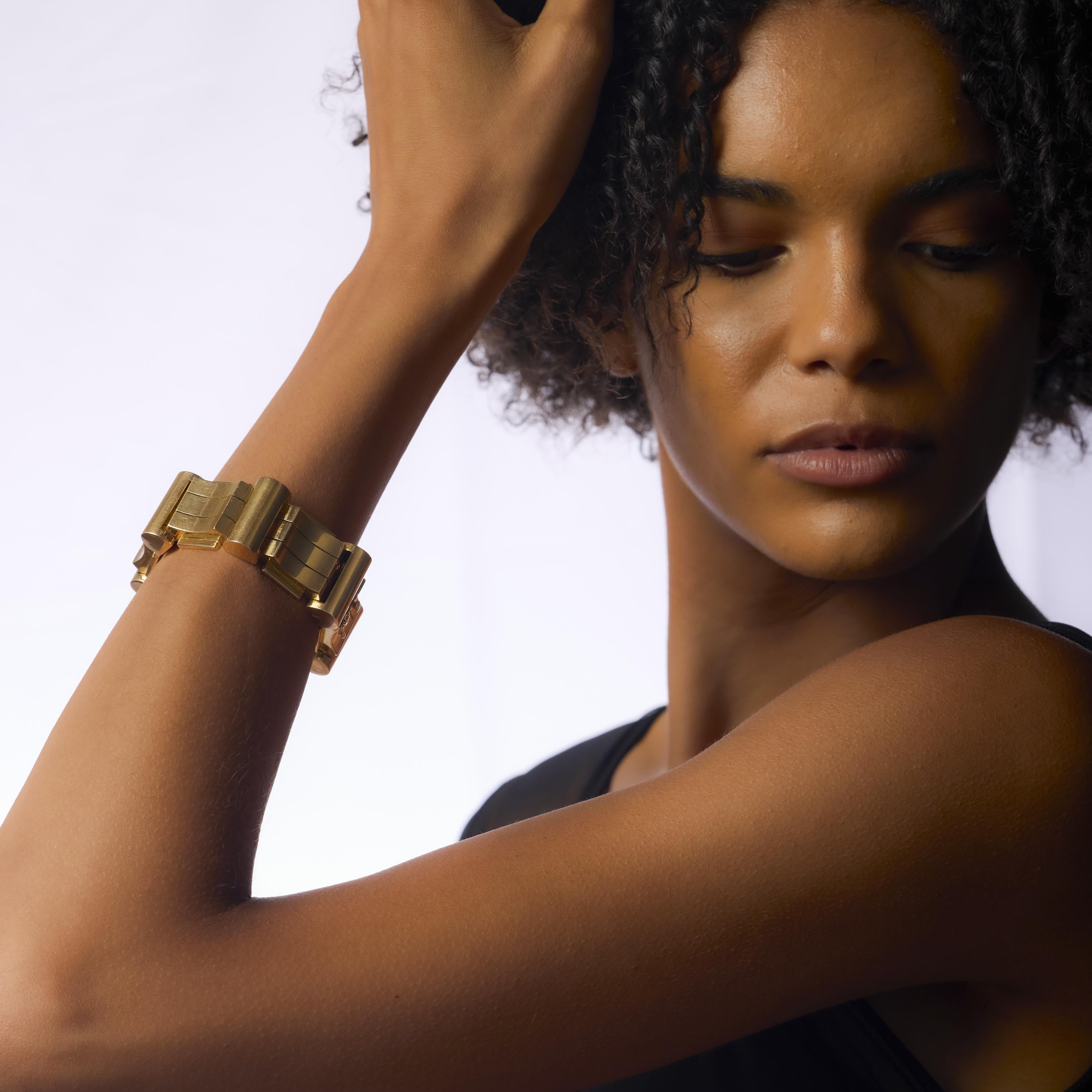 Bracelet rétro français en or jaune 18k Bon état - En vente à Beverly Hills, CA