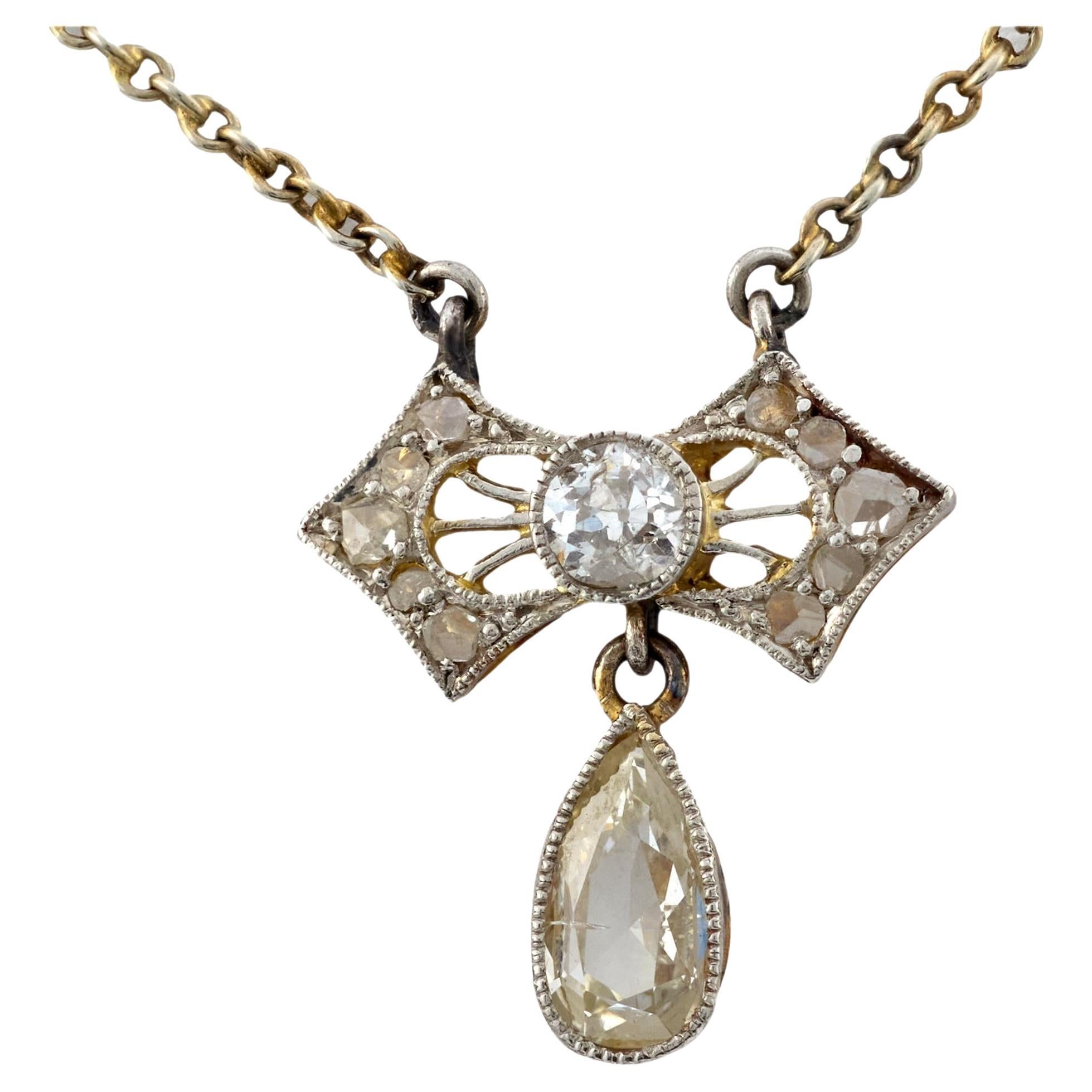 Collier victorien en or jaune et blanc 18k avec diamant taille poire ancien en vente