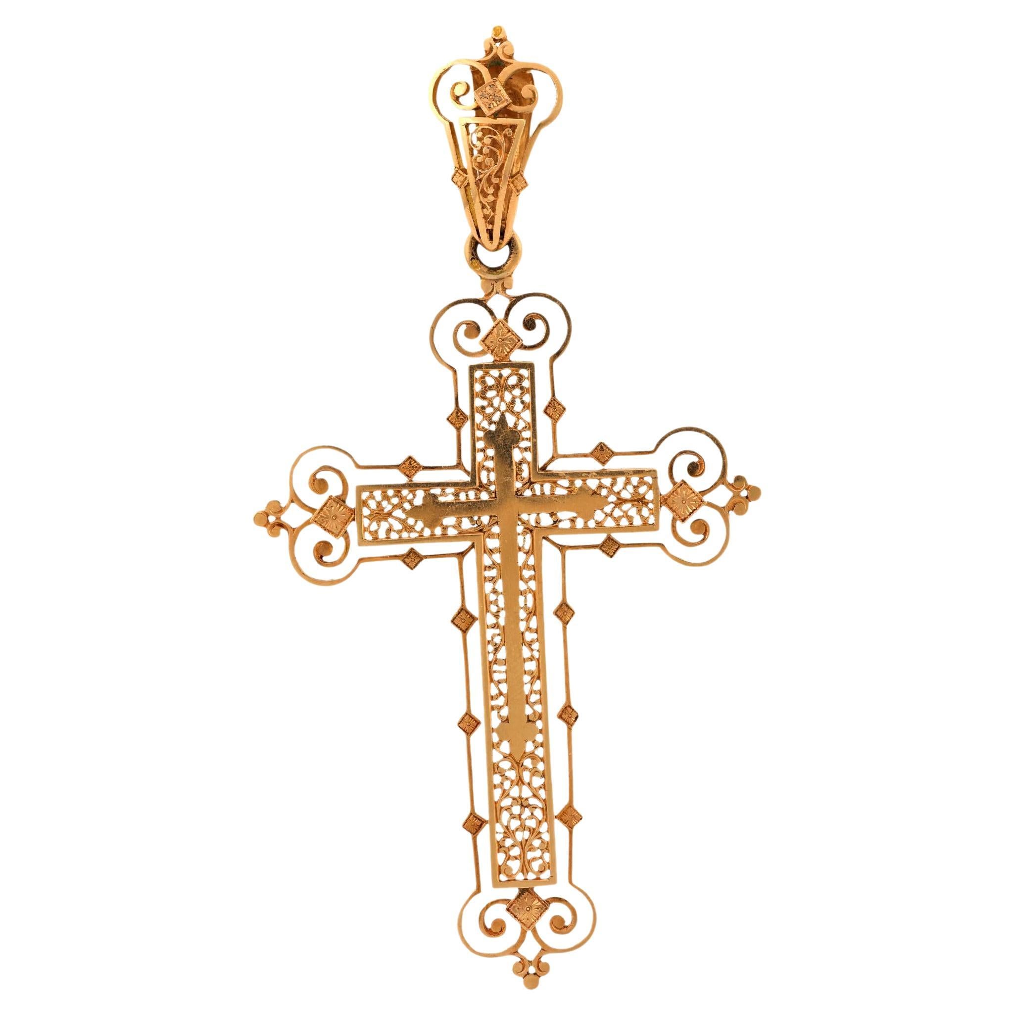Pendentif croix en or jaune 18k de style victorien français