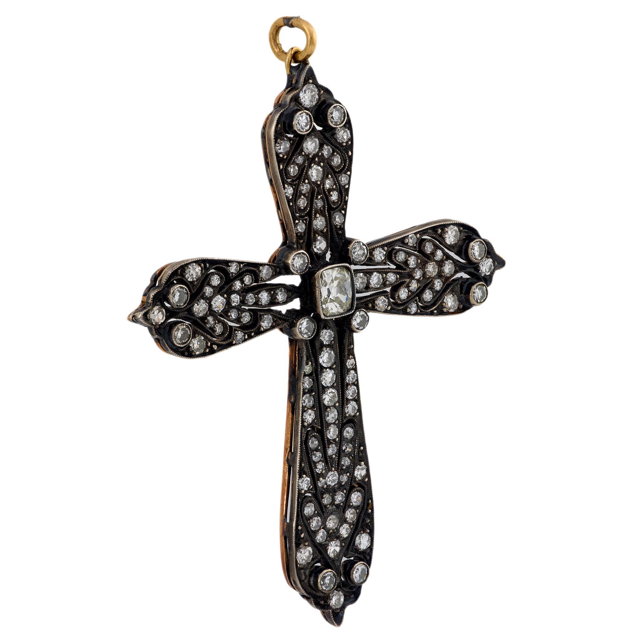 Victorien Pendentif croix victorienne en or rose 18k avec diamant de 3,35 carats en vente