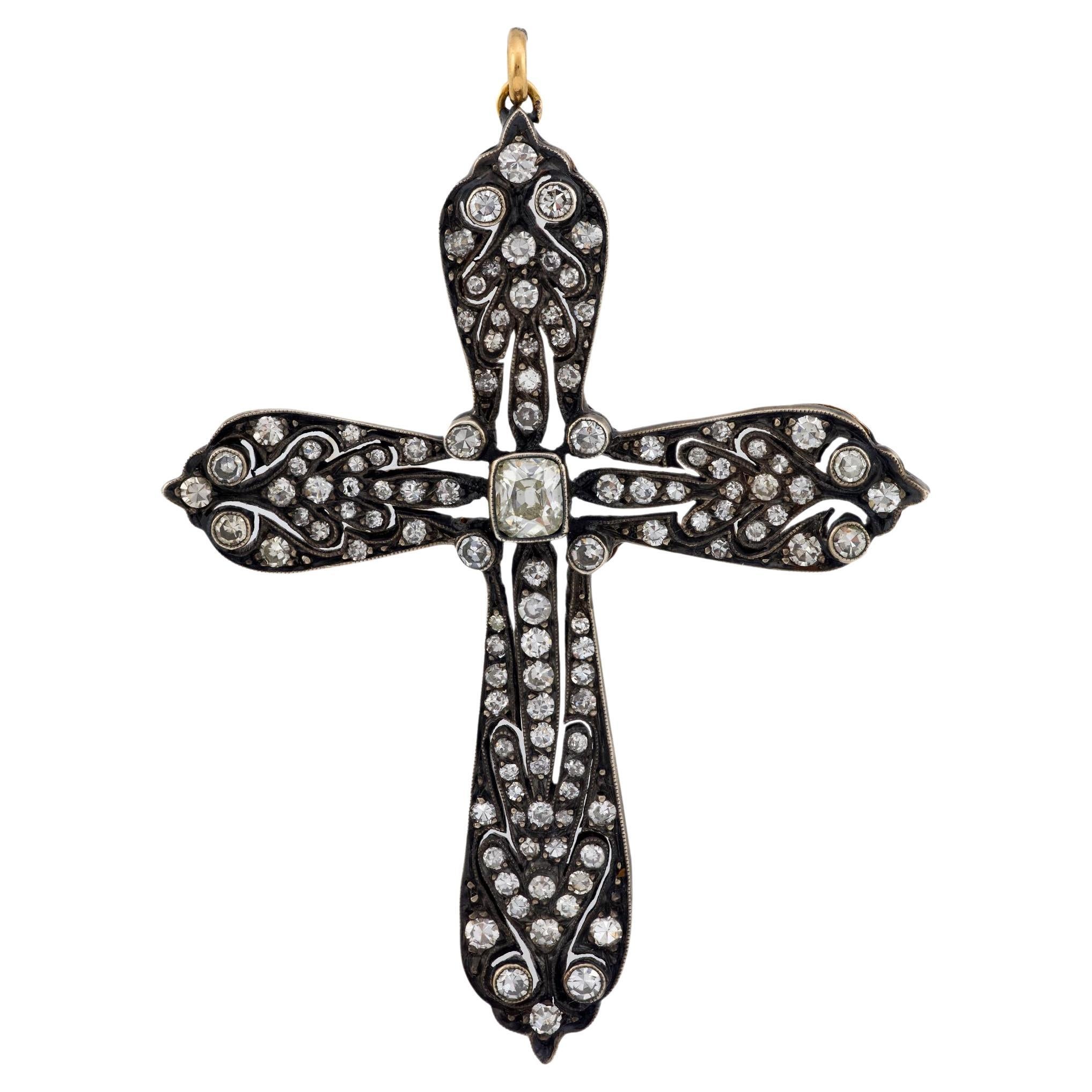 Pendentif croix victorienne en or rose 18k avec diamant de 3,35 carats en vente