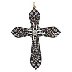 Pendentif croix victorienne en or rose 18k avec diamant de 3,35 carats