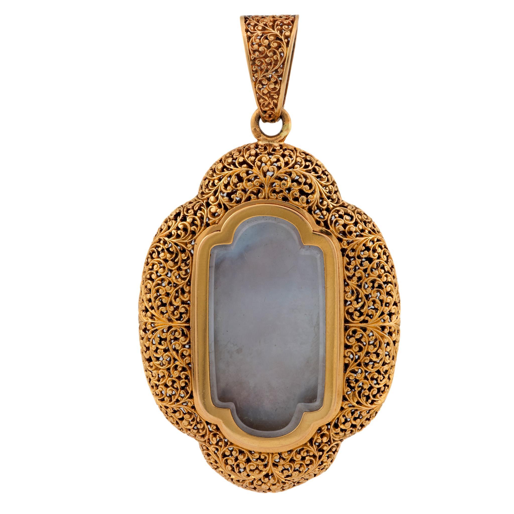 Taille rose Pendentif victorien en or rose 18k, émaillé de diamants, représentant une femme en vente