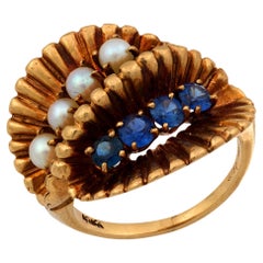 Anillo de cóctel de oro amarillo de 14k con zafiro y perla de mediados de siglo