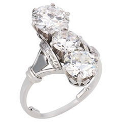 Art-Déco-Ring aus Platin mit drei Steinen, darunter ein Diamant im alten europäischen Schliff mit 4,42 Karat (GIA)
