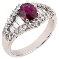 Anillo vintage de platino con rubí de 1,04 quilates y diamantes