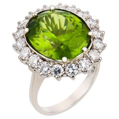 Vintage 9.08 carat peridot diamond 18k white gold cluster ring