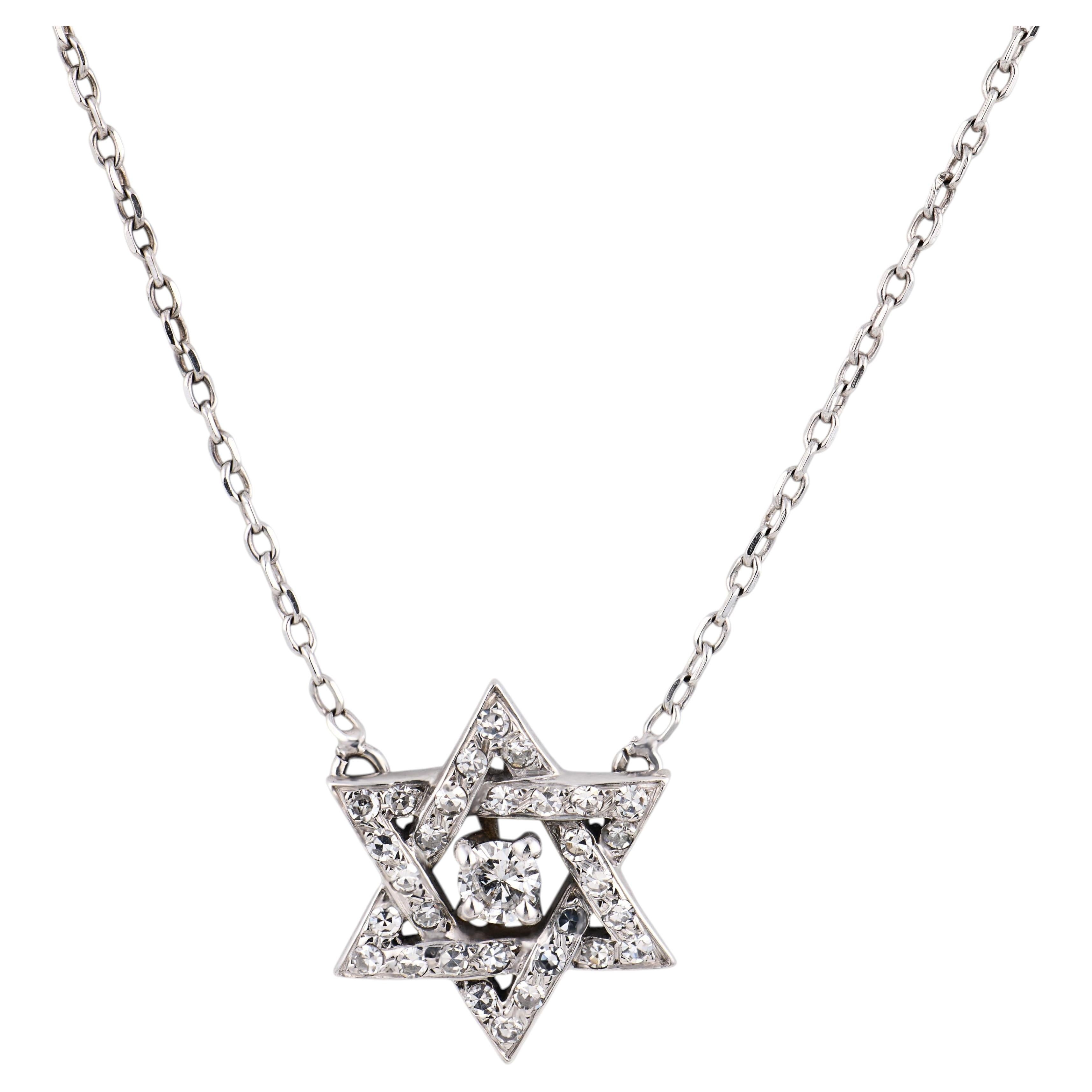Collana con stella di David in oro bianco 18 carati con motivo a rombi, in stile Mid-Century in vendita