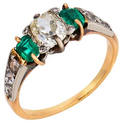 Bague française de la Belle Époque, sertie de diamants et d'émeraudes, en or jaune 18 carats et platine
