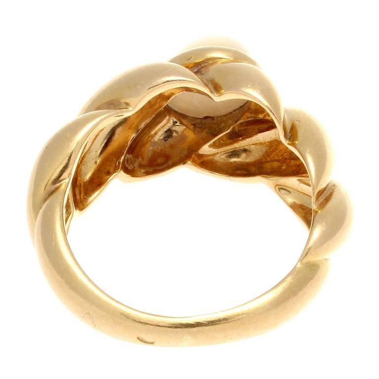 Women's Van Cleef & Arpels Moonstone Gold Ring