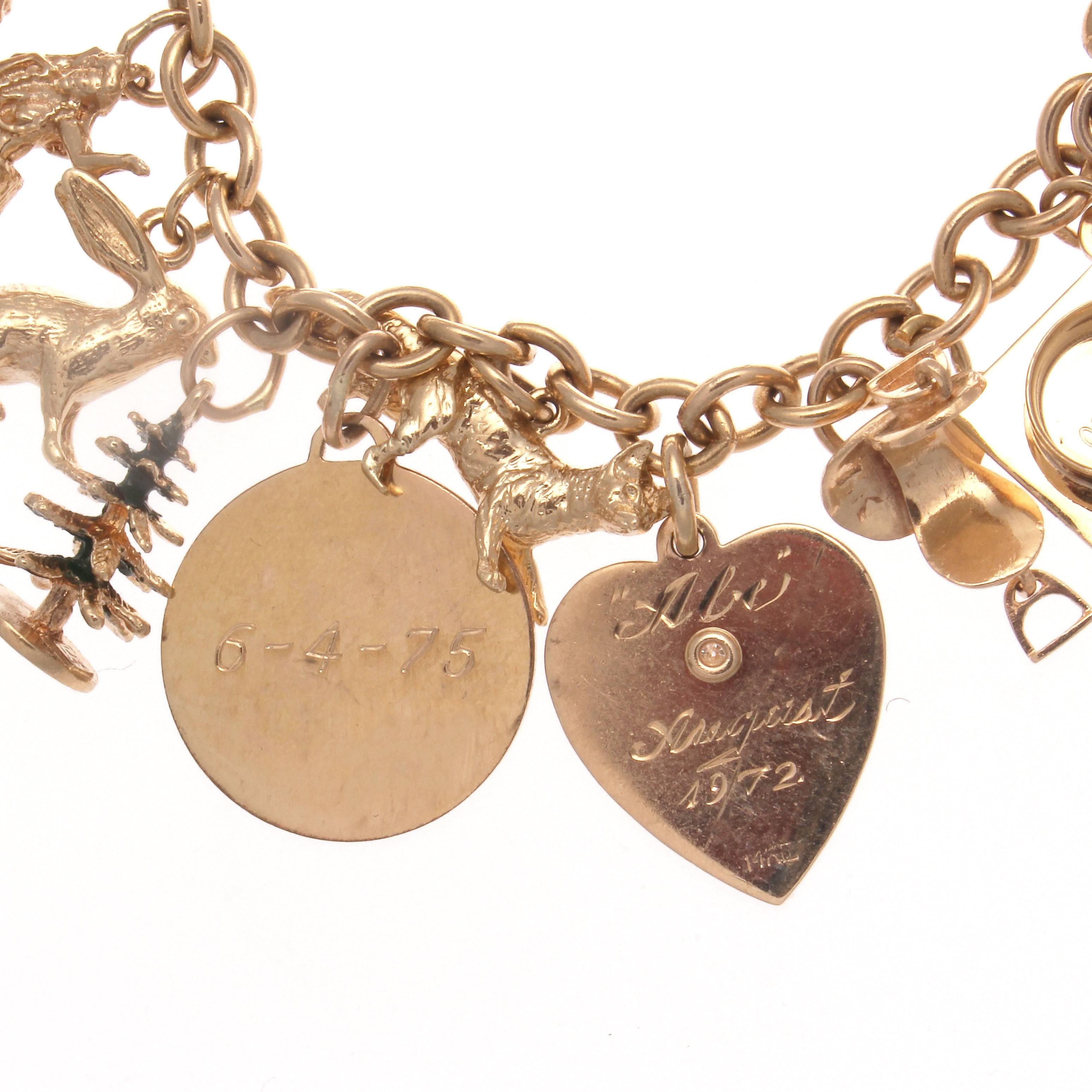 Gold Charm Bracelet In Excellent Condition In Beverly Hills, CA