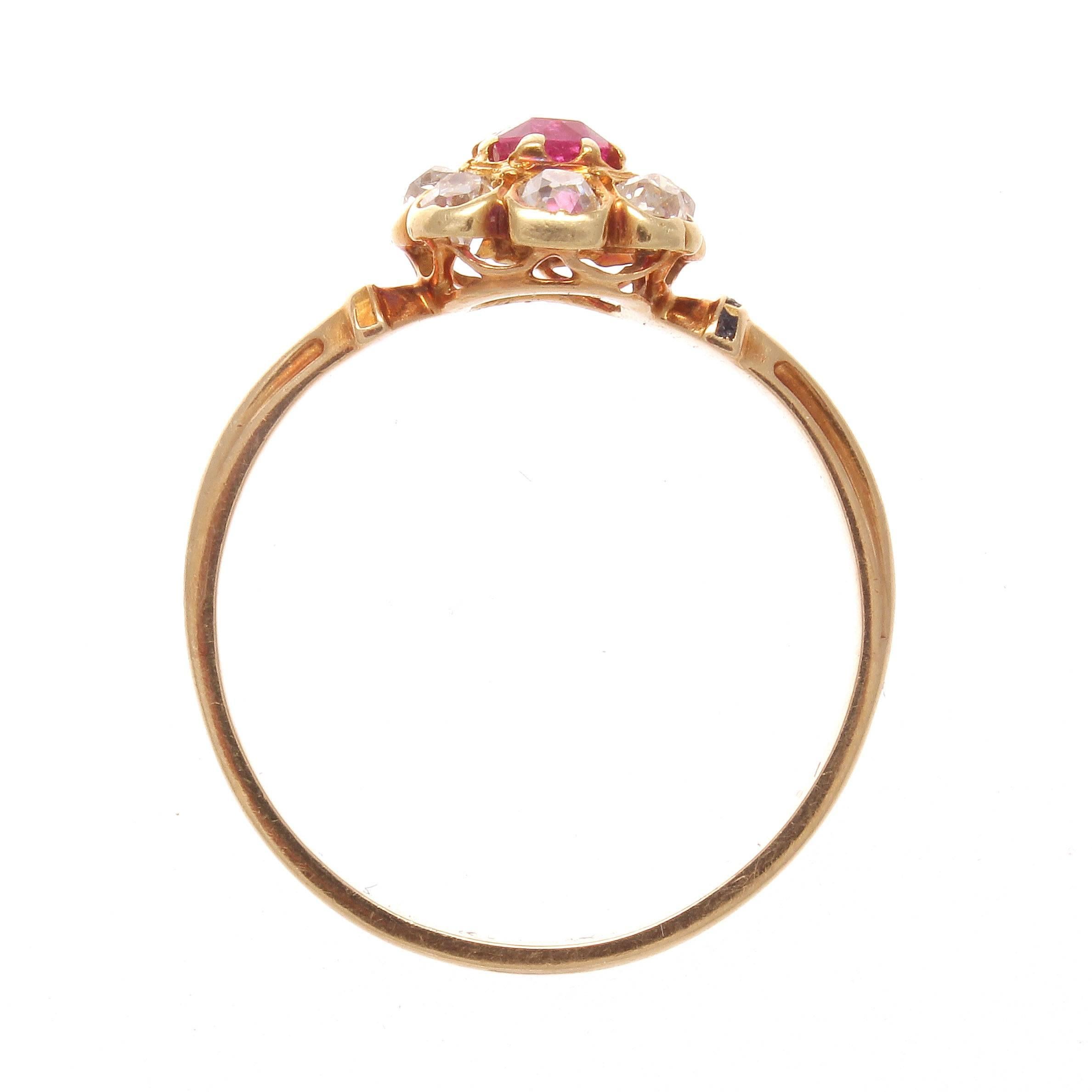 Belle Époque 19th Century French Ruby Diamond Gold Cluster Ring