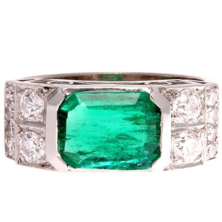 Art Deco 1.61 Carat Colombian Emerald Diamond Platinum Engagement Ring