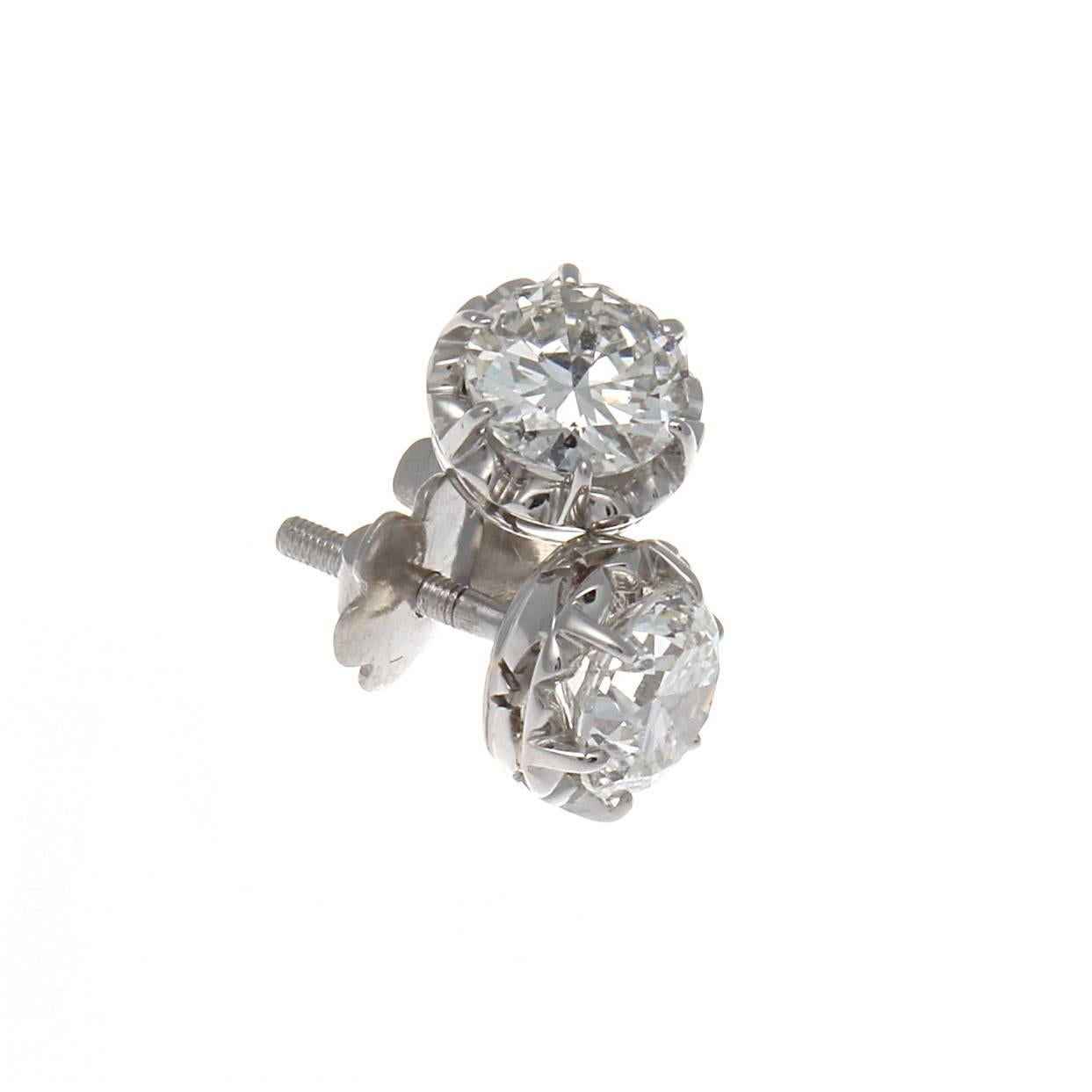 Diamond Platinum Stud Earrings In Excellent Condition In Beverly Hills, CA
