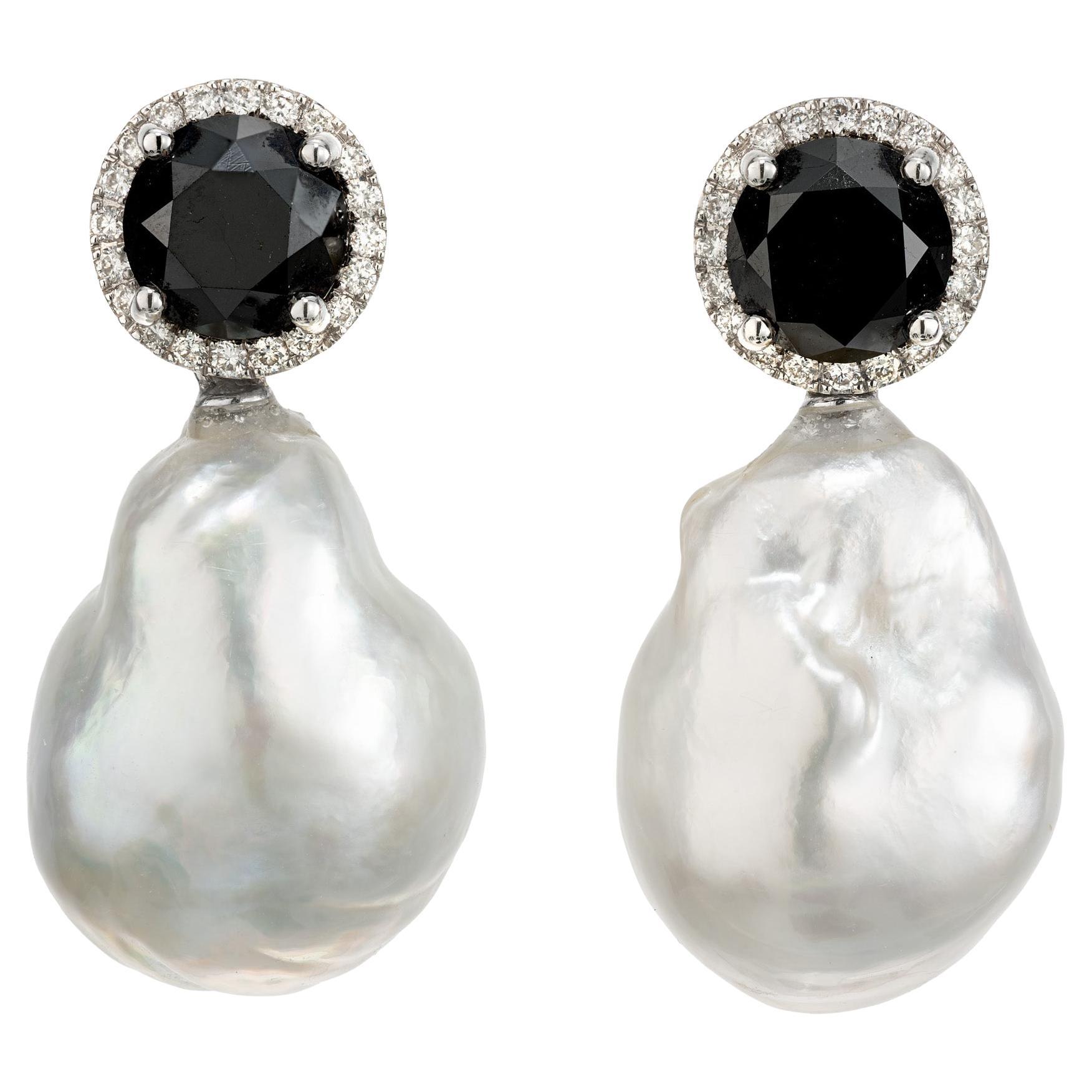 Boucles d'oreilles pendantes en or 18 carats avec perles des mers du Sud et diamants noirs avec halo