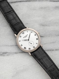 Patek Philippe Calatrava 3919 aus den 2000er Jahren, 18 Karat Weißgold, Lünette mit Noppenmuster, Handaufzug, 33 mm