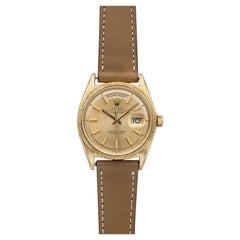 Rolex Day-Date 1968 vintage, référence 1807, or jaune 18 carats, cadran « Spanish Day » couleur champagne, mouvement automatique, 36 mm