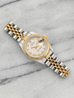 Rolex Lady Datejust 79173 de 2001, bicolore en or jaune, cadran blanc à chiffres romains en forme de pyramide, mouvement automatique, 26 mm