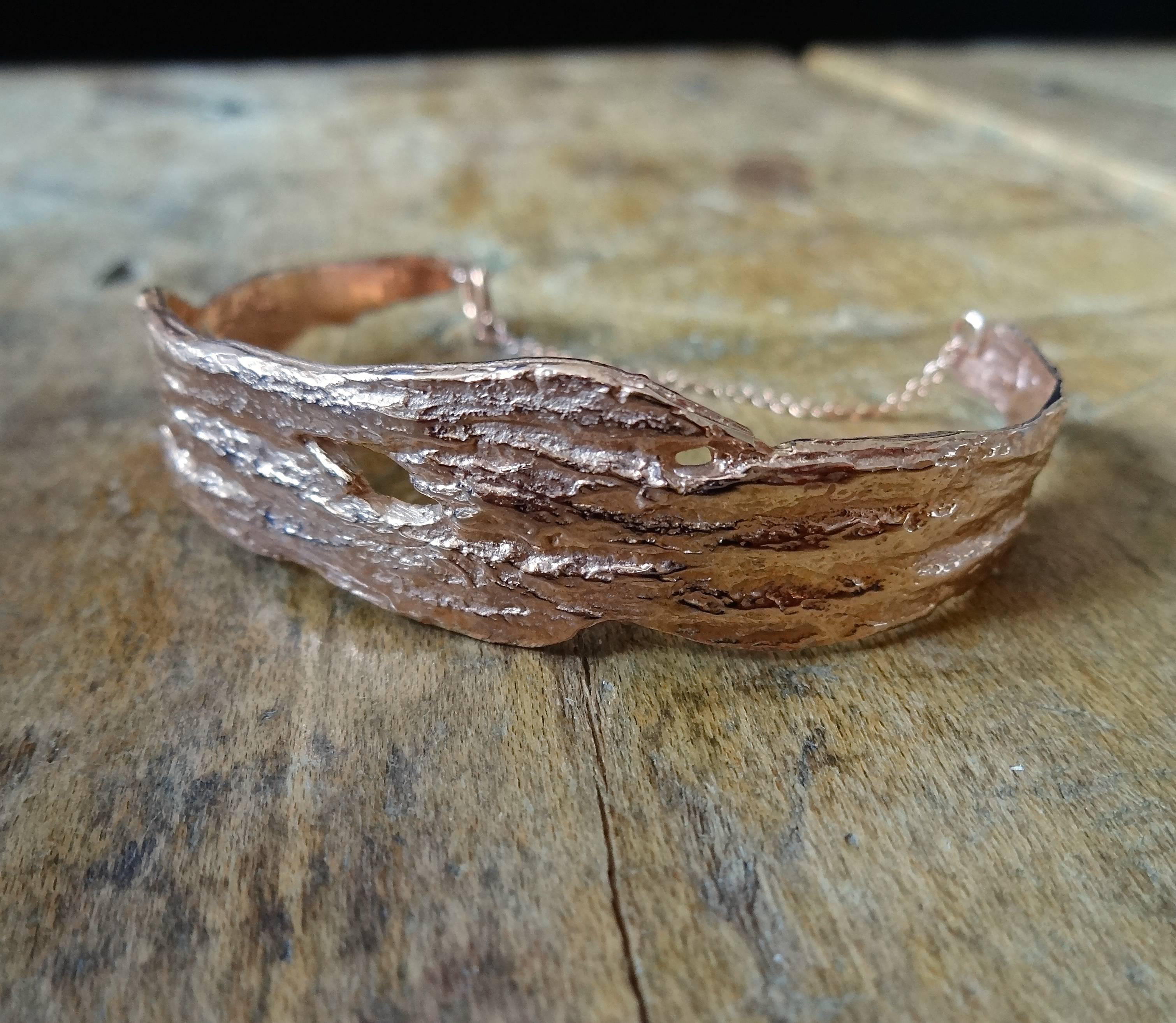
Light, organic, delicate. Made in Sterling Silver with a rose gold overlay demi cuff with chain. Made from Raw Driftwood from Colombia Beach, St Barths, the texture and natural movement of the stripped bark, tortured and whittled by the ocean,