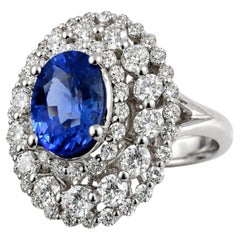 "ADA Jewelry" Anello da cocktail con doppio halo in zaffiro blu naturale e diamanti