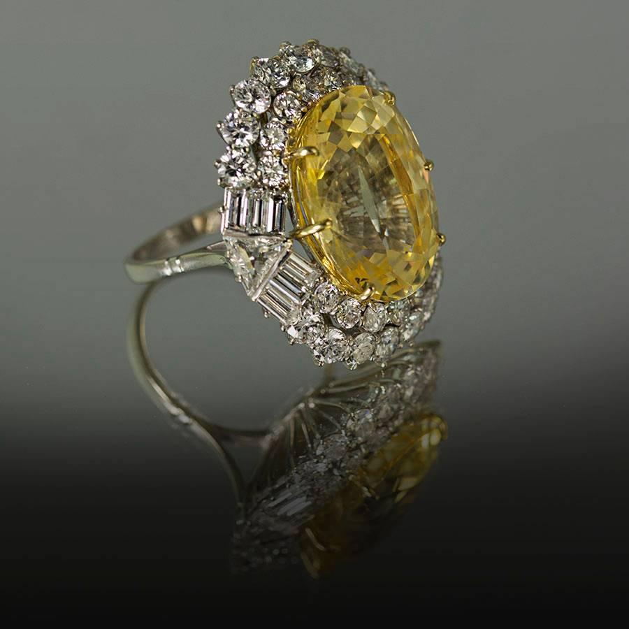 No Heat Yellow Sapphire Diamond Platinum Ring In Excellent Condition In Sarasota, FL