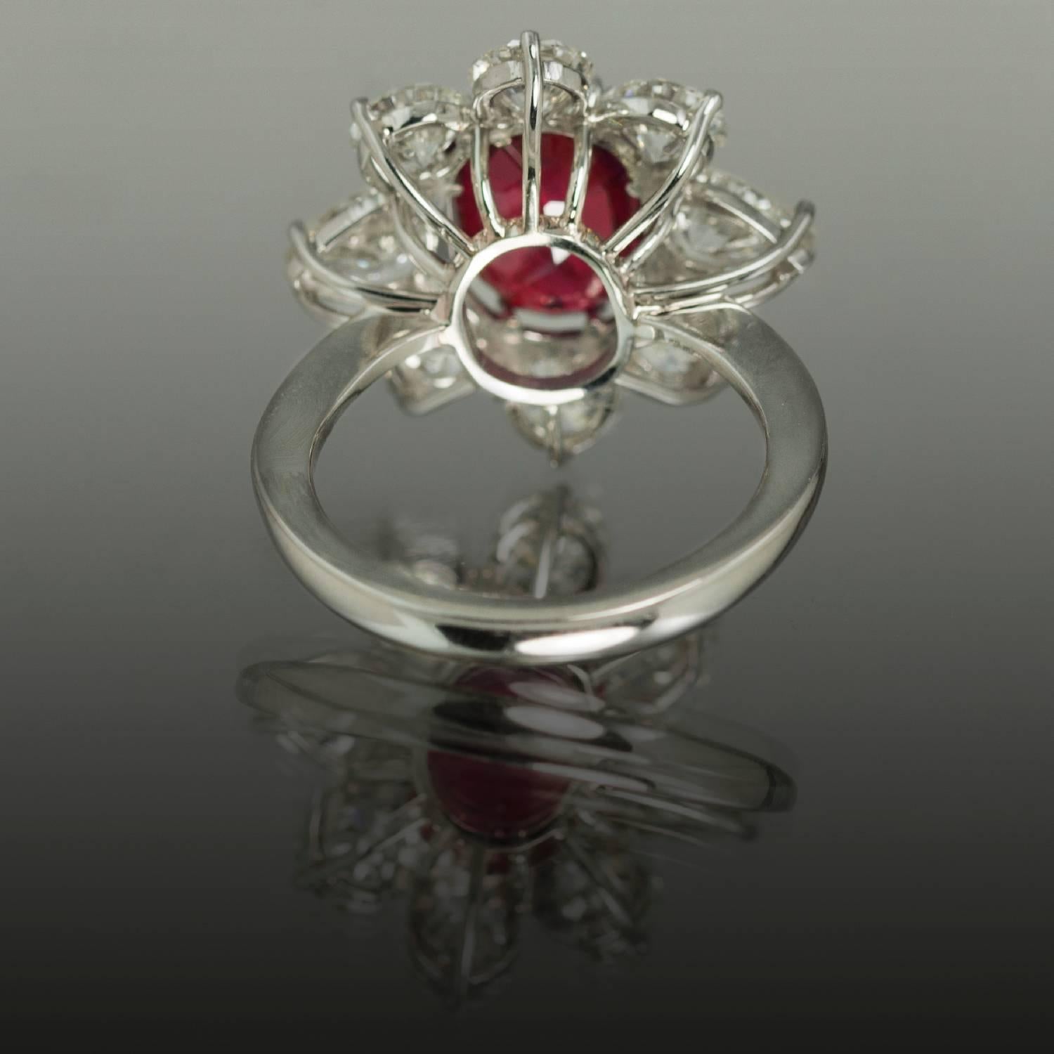 Gubelin Certified 5.19 Carat No Heat Burma Ruby Diamond Ring In New Condition In Sarasota, FL