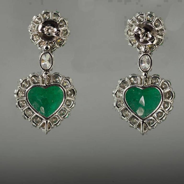 Emerald Diamond Gold Heart Shape Earrings In Excellent Condition In Sarasota, FL