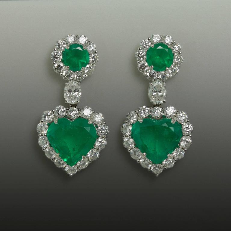 Women's or Men's Emerald Diamond Gold Heart Shape Earrings