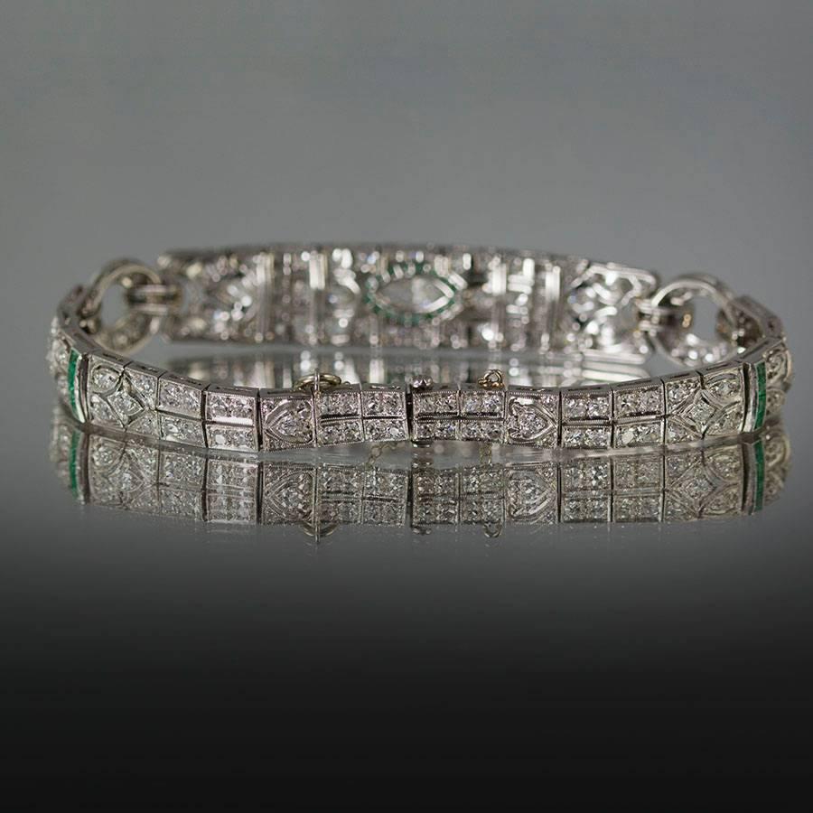 1930s Art Deco Diamond Platinum Bracelet In Excellent Condition For Sale In Sarasota, FL