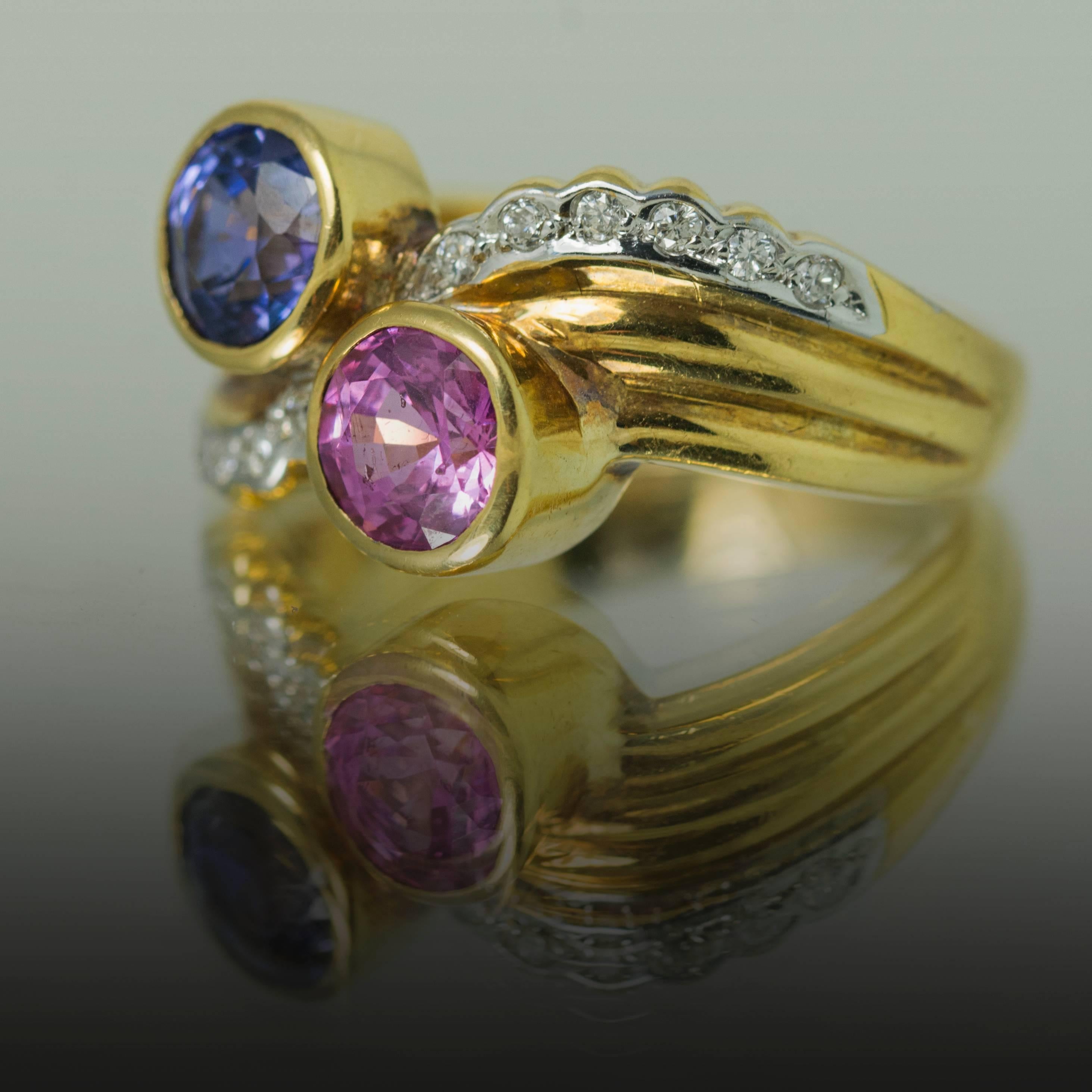 Pink and Blue Sapphire Diamond Gold Ring In Excellent Condition For Sale In Sarasota, FL