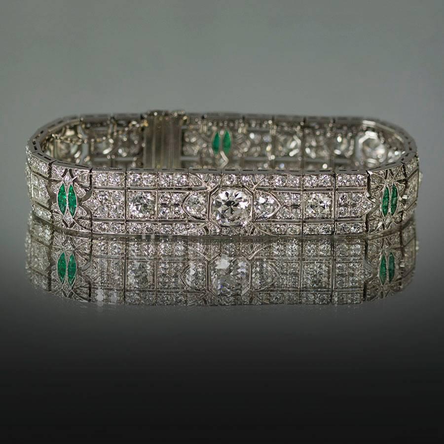 Art Deco Emerald Diamond Platinum Bracelet  In Excellent Condition In Sarasota, FL