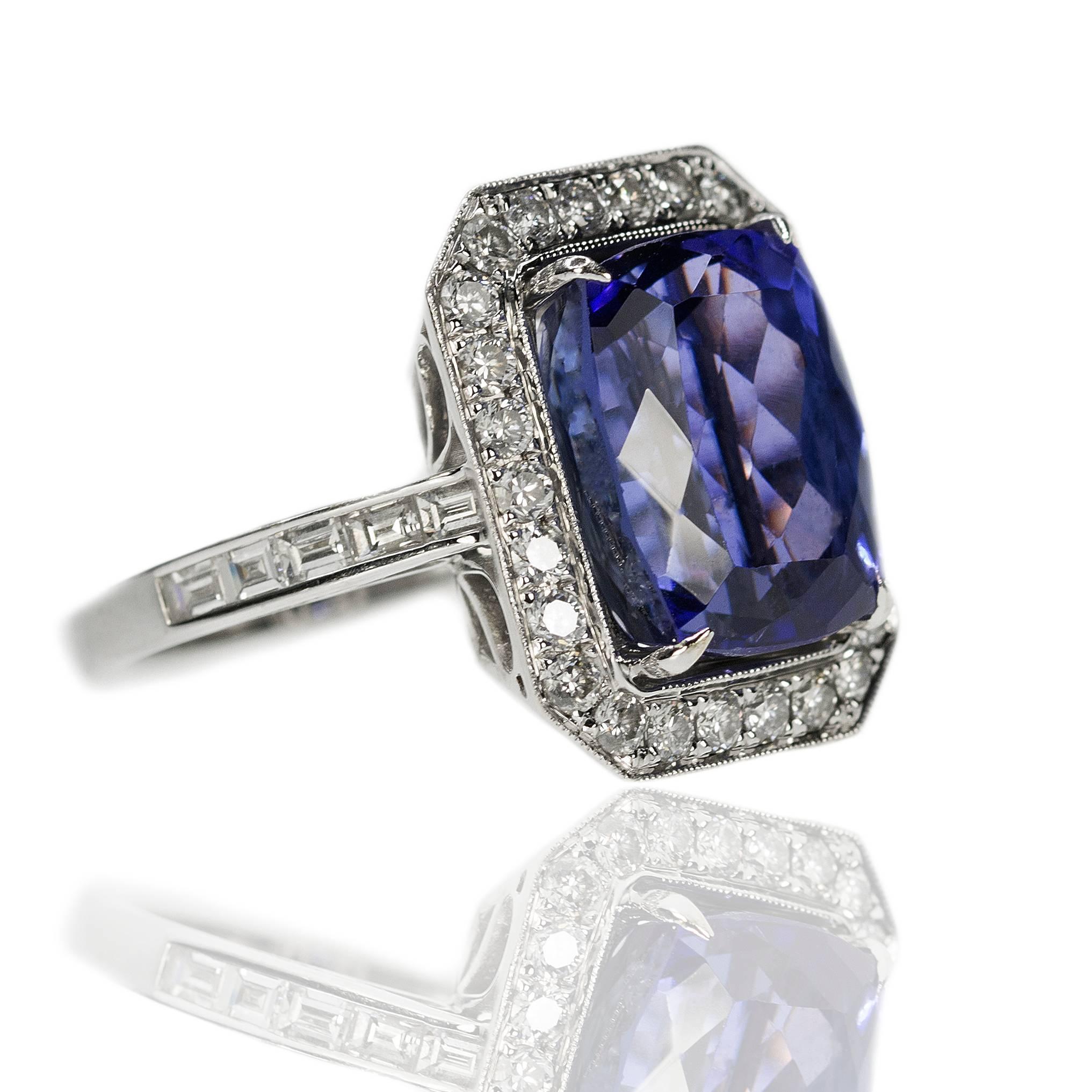 9.51 Carat Tanzanite Diamond Gold Ring In Excellent Condition In Sarasota, FL