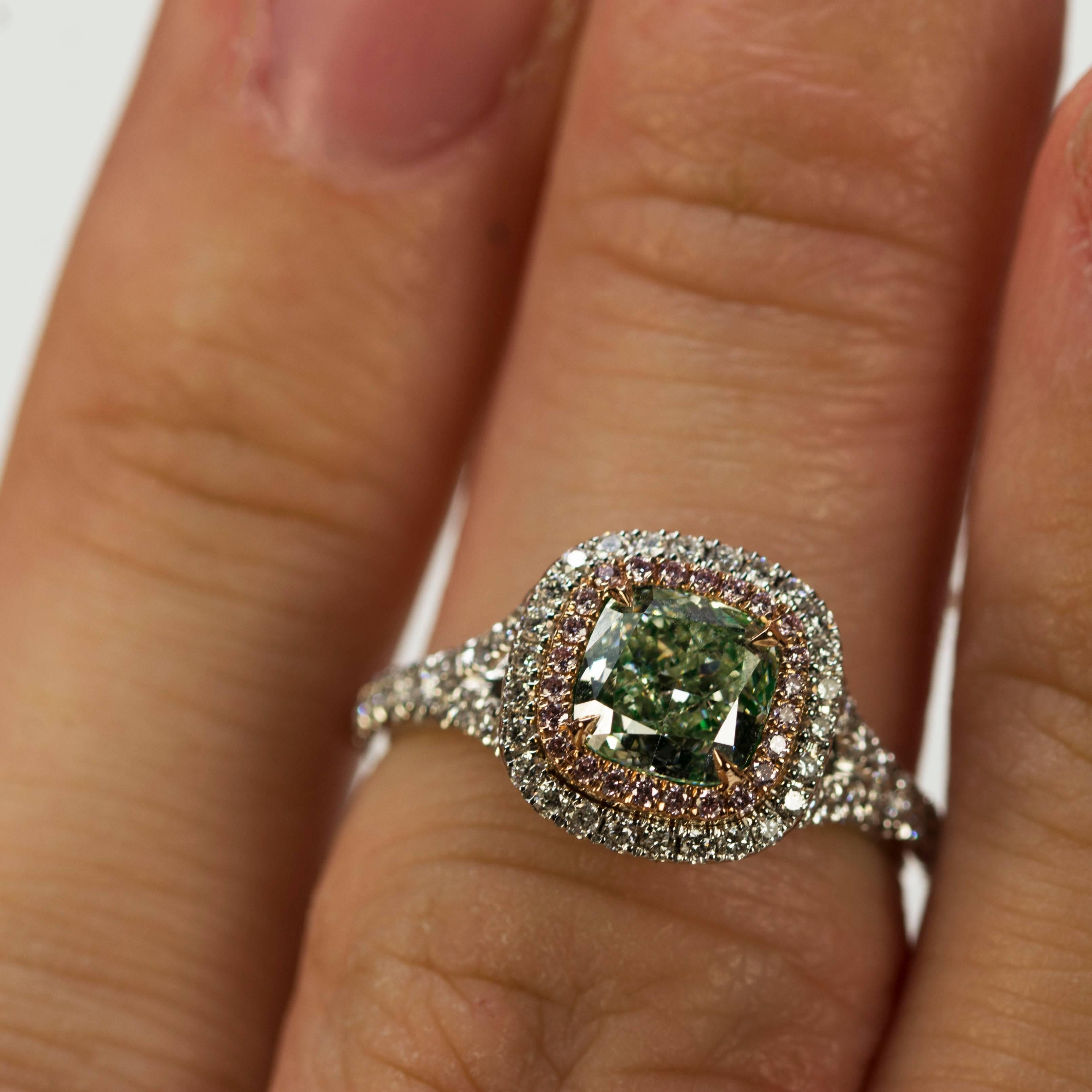 Natural Green Diamond Ring In Excellent Condition In Sarasota, FL