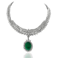 Enorme Colgante de Esmeralda y Diamante en Platino