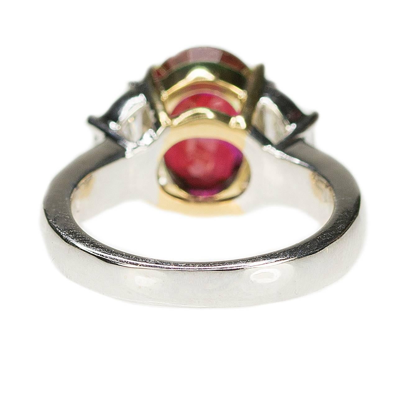 Ring mit lebhaftem rotem, AGL-zertifiziertem 3,09 Karat Rubin im Zustand „Neu“ im Angebot in Sarasota, FL