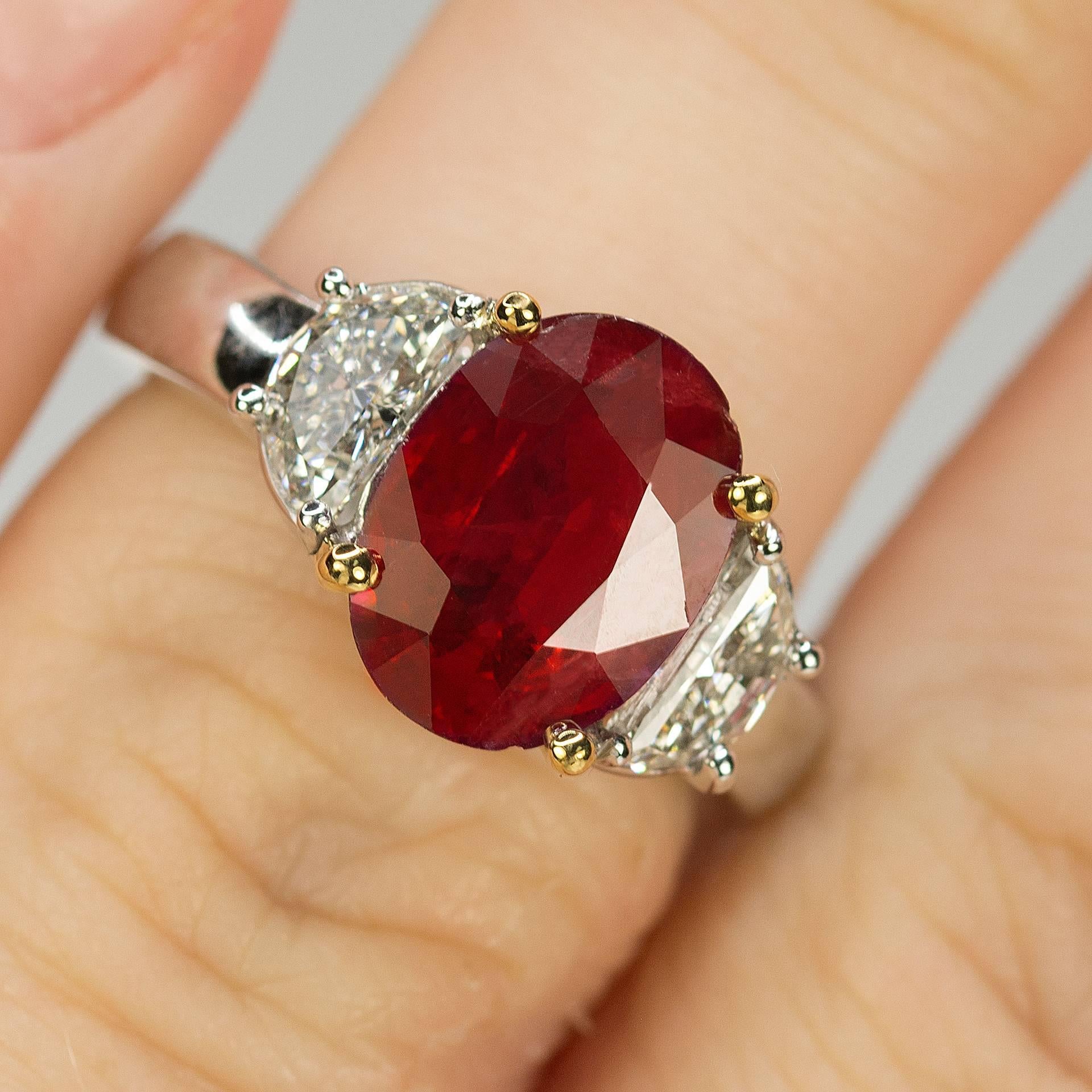 Vivid Red AGL Certified 3.09 carat Ruby Ring In New Condition For Sale In Sarasota, FL