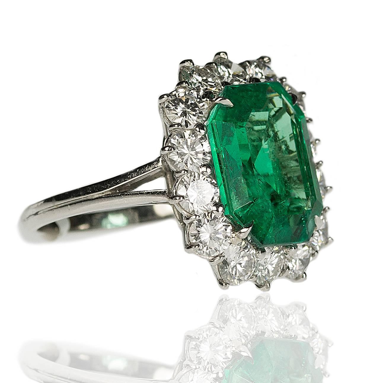 AGL Certified 6.01 carat No Oil Colombian Emerald Diamond Platinum Ring In Excellent Condition In Sarasota, FL