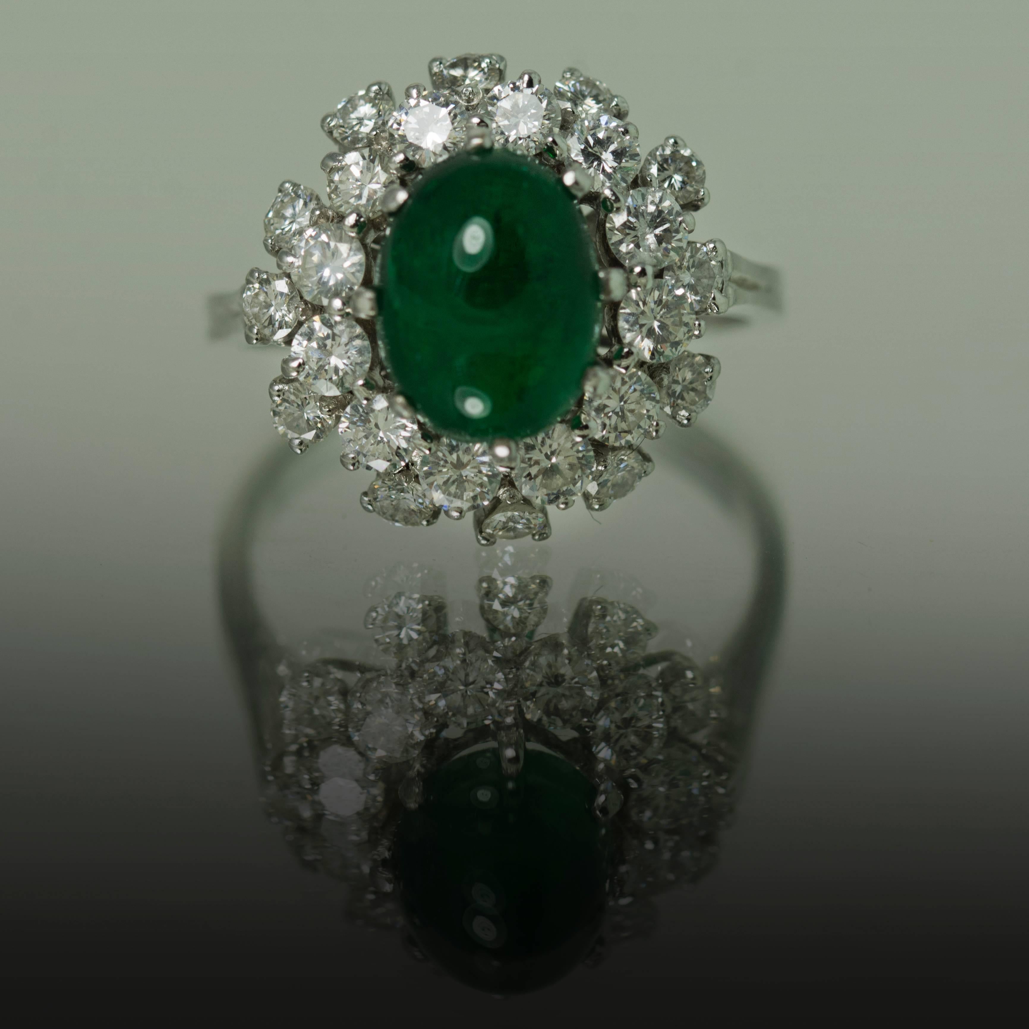 Modern Colombian Emerald Diamond Platinum Ring