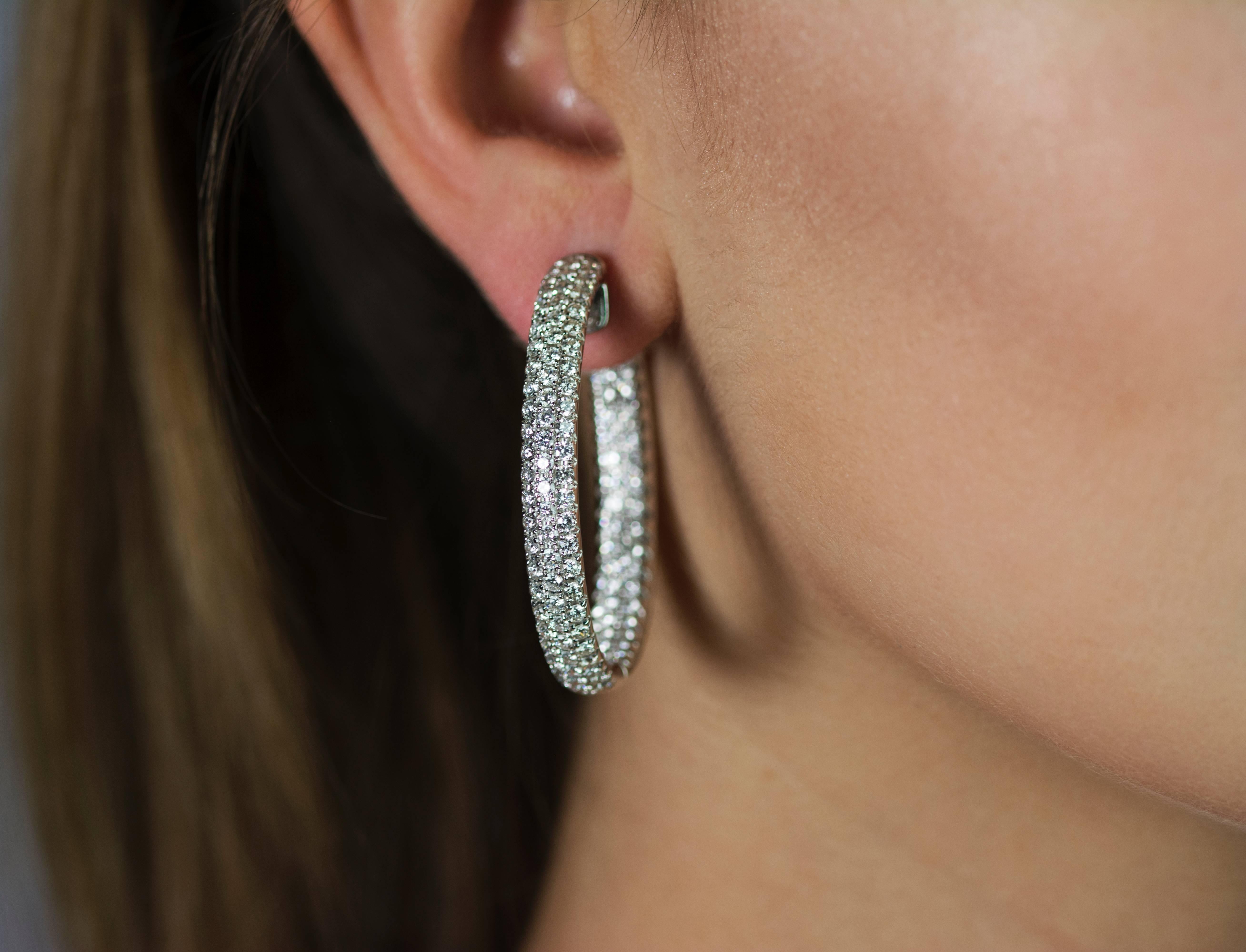 Diamant-Ohrringe aus Gold mit Diamanten im Zustand „Hervorragend“ im Angebot in Sarasota, FL